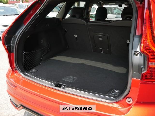 Volvo XC60 2022-03 7794544-10