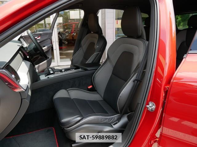 Volvo XC60 2022-03 7794544-7