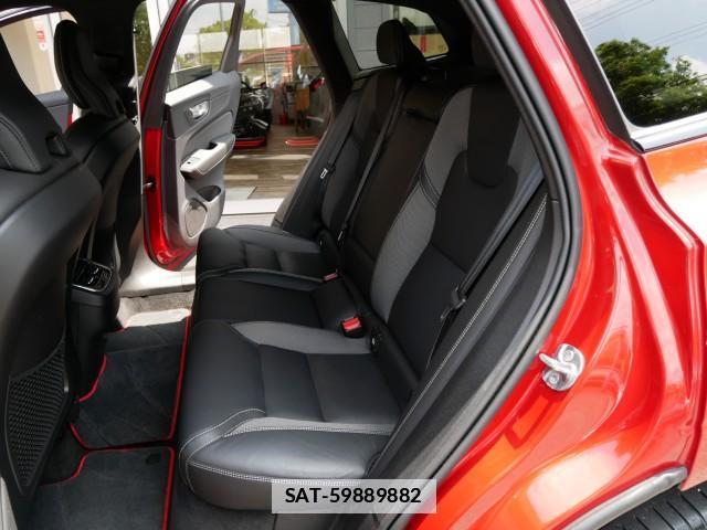 Volvo XC60 2022-03 7794544-8