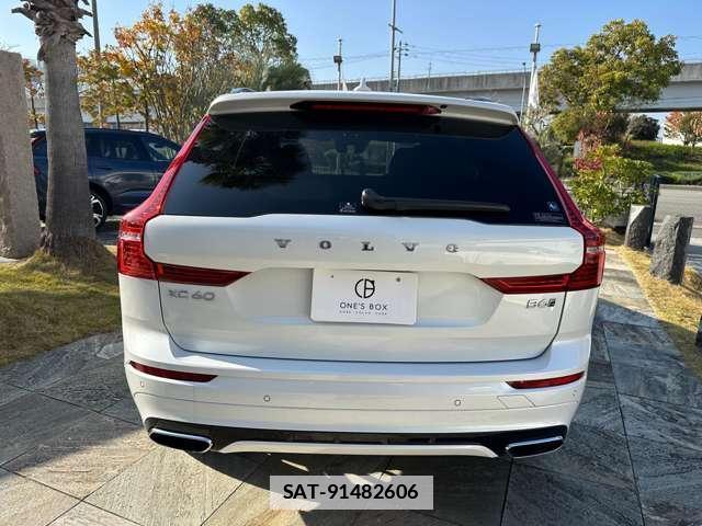 Volvo XC60 2021-11 7796458-10