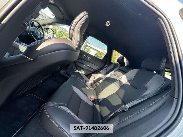 Volvo XC60 2021-11 7796458-19