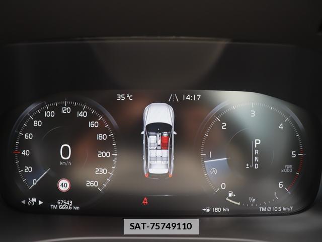 Volvo XC60 2019-06 7798746-12