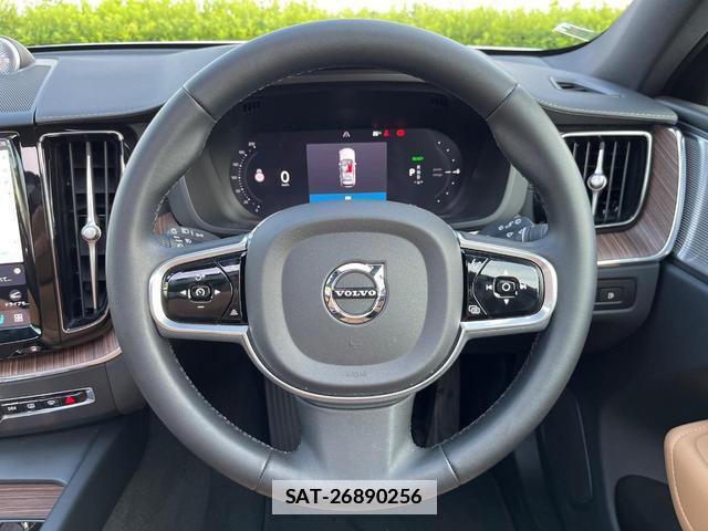 Volvo XC60 2022-12 7798763-11