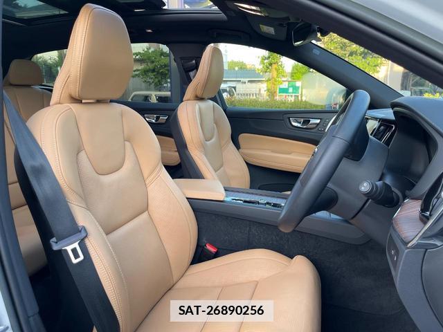 Volvo XC60 2022-12 7798763-12