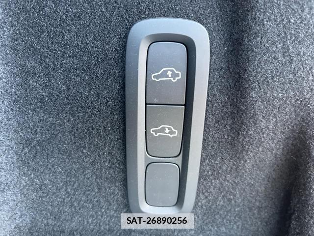 Volvo XC60 2022-12 7798763-5