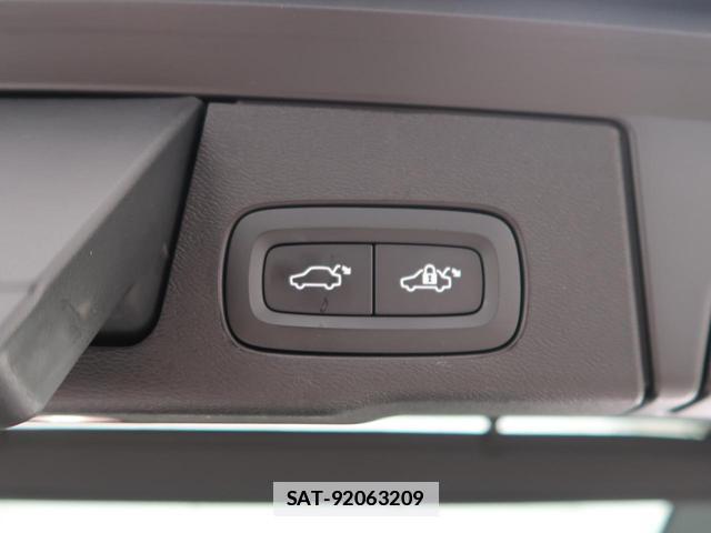 Volvo XC60 2019-10 7799310-19