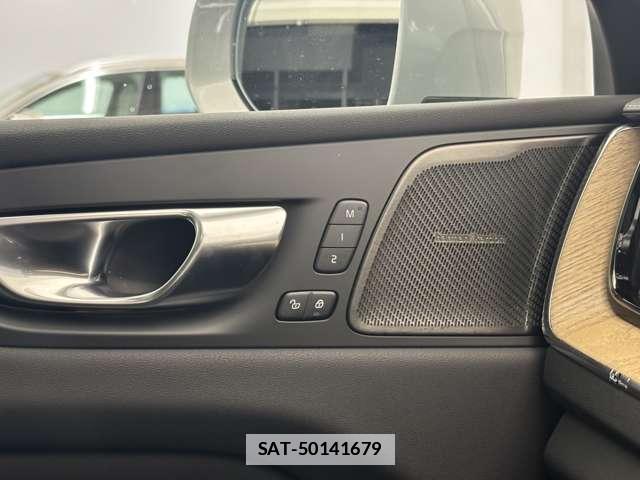 Volvo XC60 2025-09 7801970-12