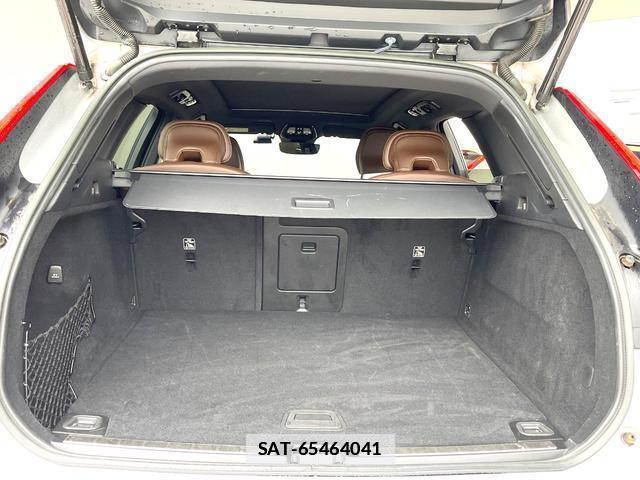 Volvo XC60 2022-05 7802466-13