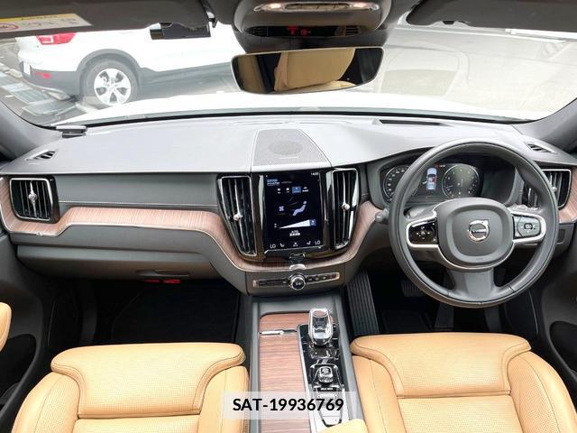 Volvo XC60 2021-07 7802469-1