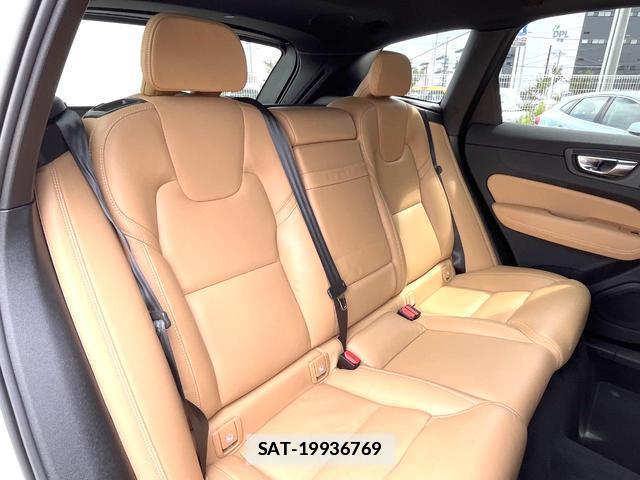Volvo XC60 2021-07 7802469-11