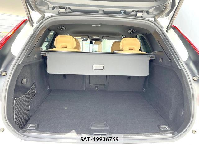 Volvo XC60 2021-07 7802469-12
