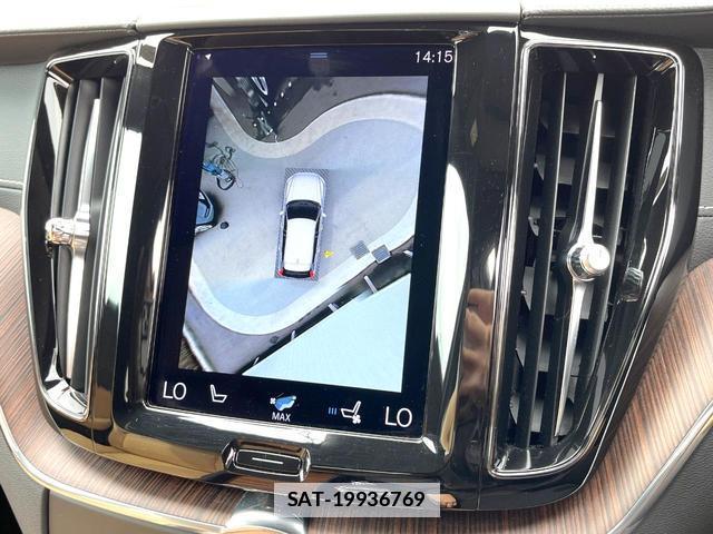 Volvo XC60 2021-07 7802469-6