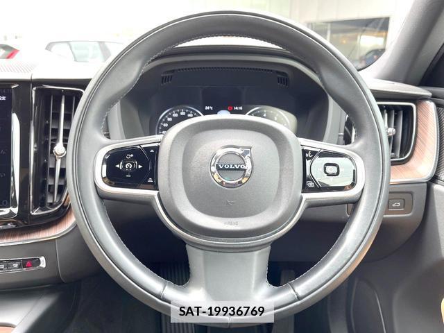 Volvo XC60 2021-07 7802469-9