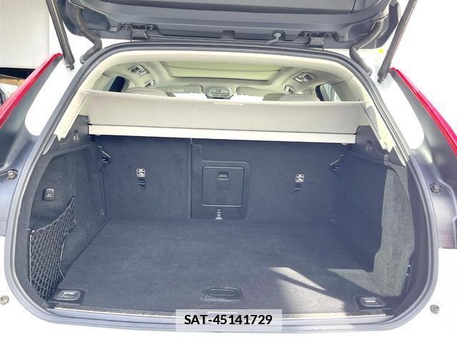 Volvo XC60 2022-05 7802471-13