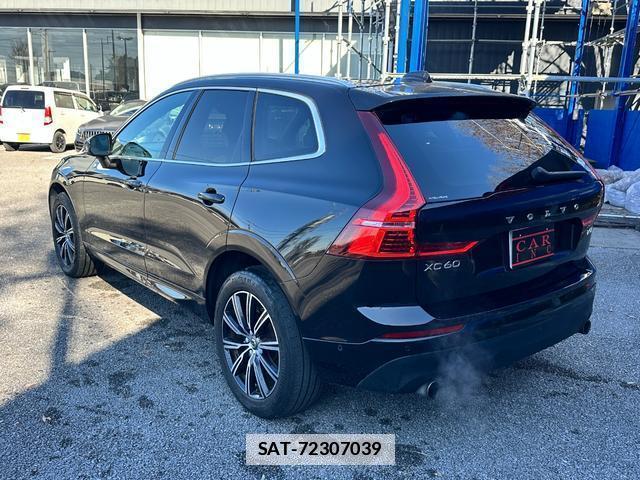 Volvo XC60 2018-02 7803600-16