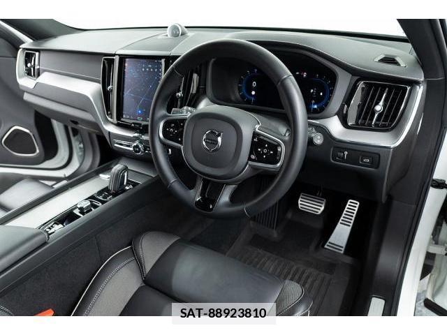 Volvo XC60 2022-03 7807059-10