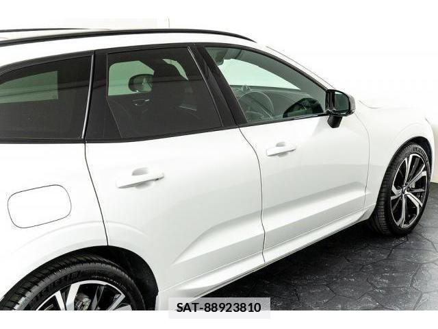 Volvo XC60 2022-03 7807059-9