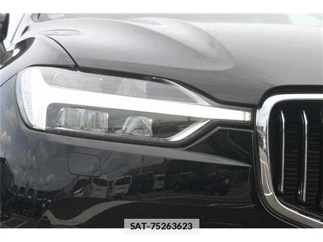 Volvo XC60 2018-01 7809525-9