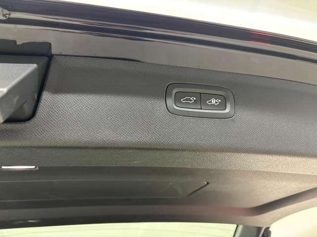 Volvo XC90 2018-06 7801962-12