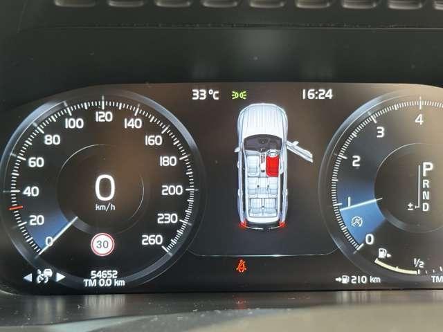 Volvo XC90 2017-10 7804074-17