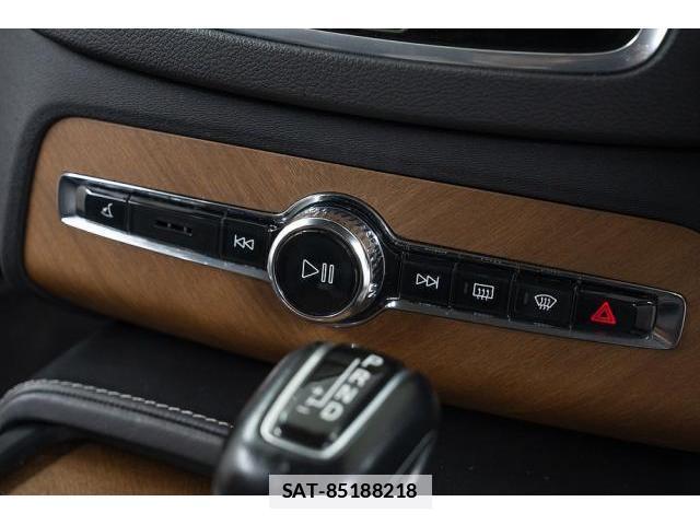 Volvo XC90 2019-06 7807062-19