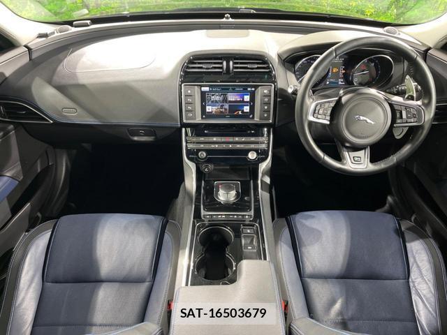 Jaguar XE 2016-01 7799000-1