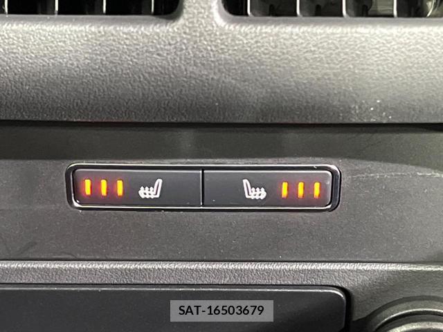 Jaguar XE 2016-01 7799000-5
