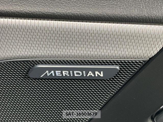 Jaguar XE 2016-01 7799000-6