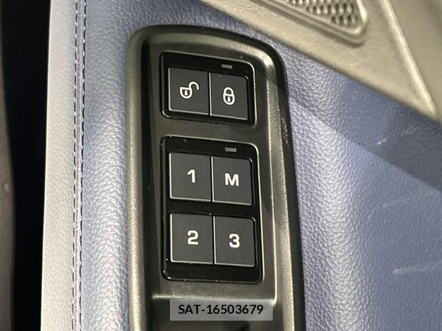 Jaguar XE 2016-01 7799000-7
