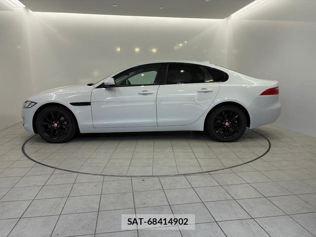 Jaguar XF 2017-12 7795488-3