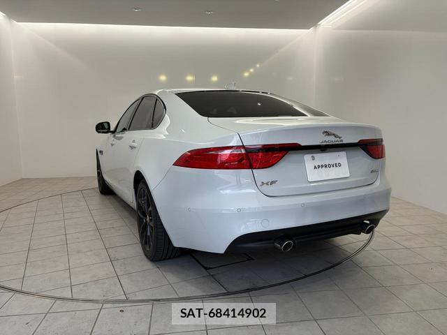 Jaguar XF 2017-12 7795488-4