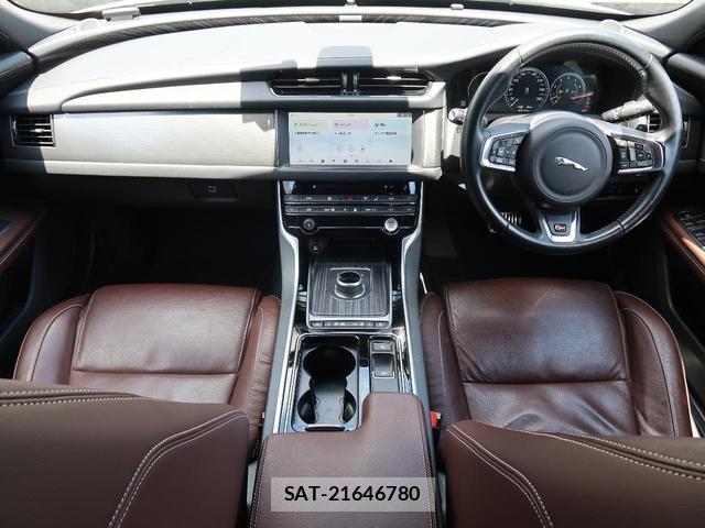 Jaguar XF 2017-03 7799087-1
