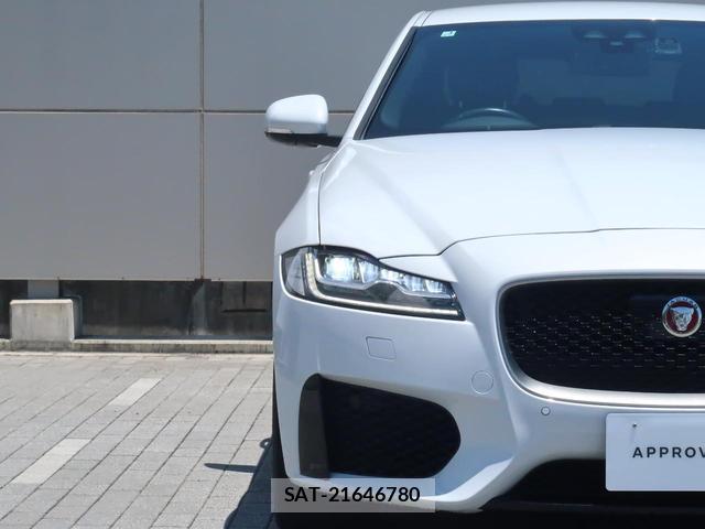Jaguar XF 2017-03 7799087-16