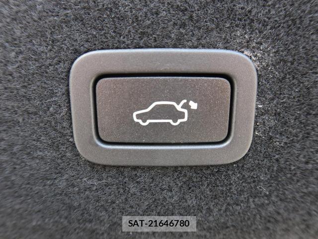 Jaguar XF 2017-03 7799087-4