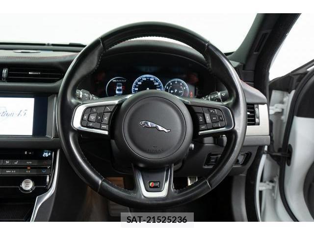 Jaguar XF 2016-03 7807050-16