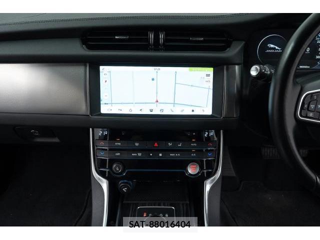 Jaguar XF 2016-09 7807075-17