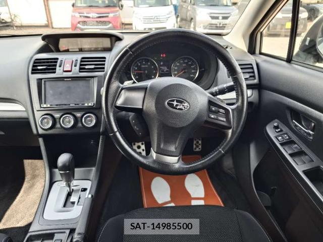 Subaru XV 2013-02 7798609-18