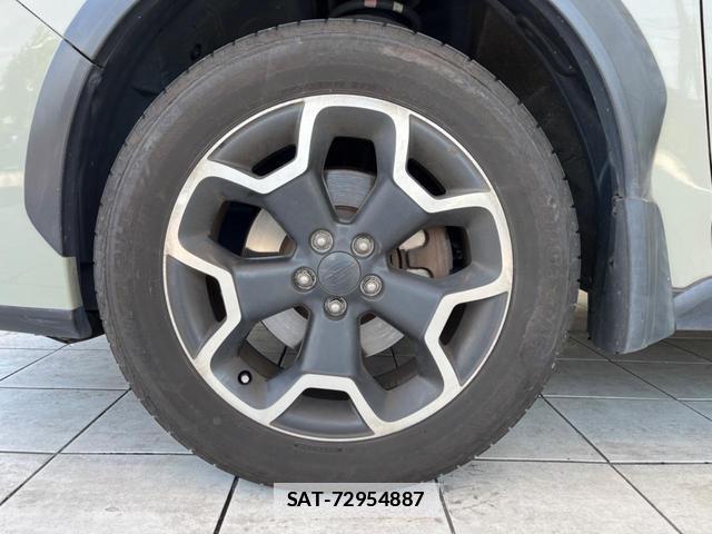 Subaru XV 2013-08 7798917-19