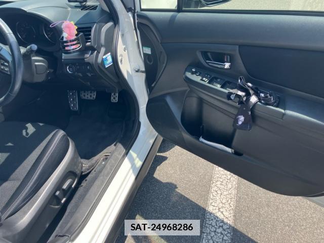 Subaru XV 2013-07 7799978-10