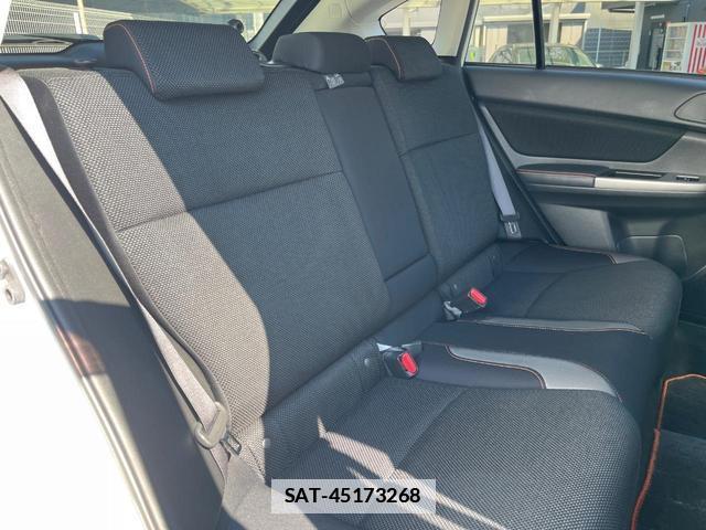 Subaru XV 2016-10 7803193-10