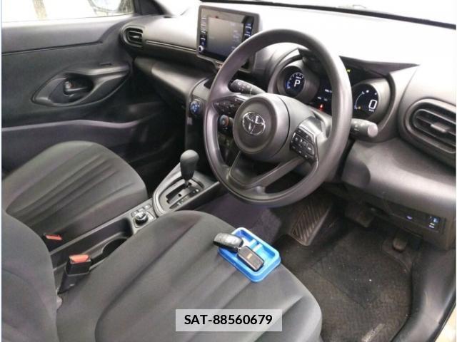 Toyota YARIS CROSS 2023-09 7793833-2