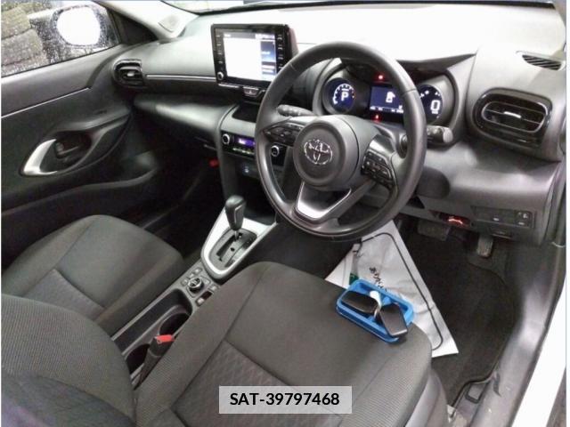 Toyota YARIS CROSS 2023-08 7794153-2