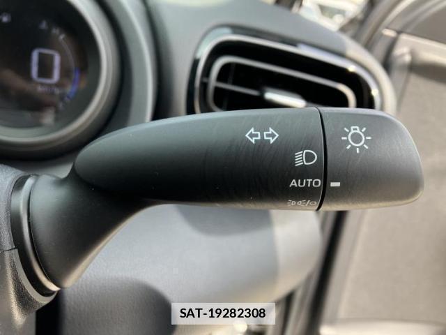 Toyota YARIS CROSS 2020-11 7795446-15