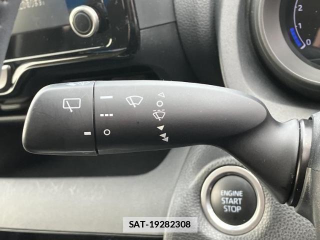 Toyota YARIS CROSS 2020-11 7795446-16