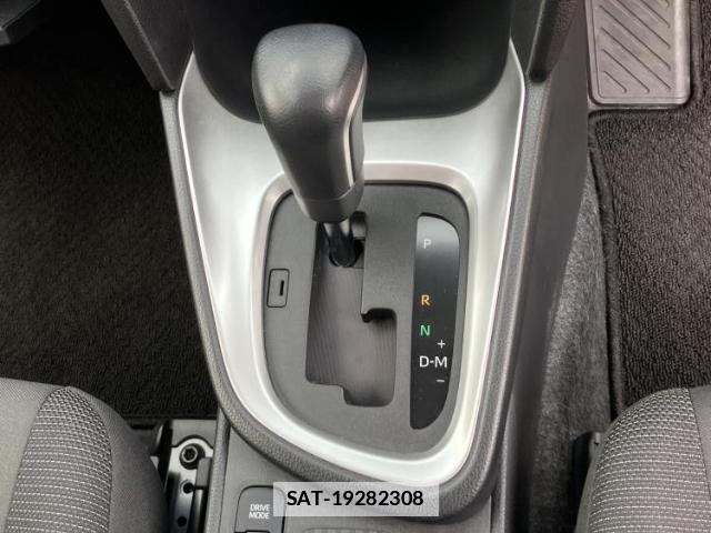 Toyota YARIS CROSS 2020-11 7795446-17