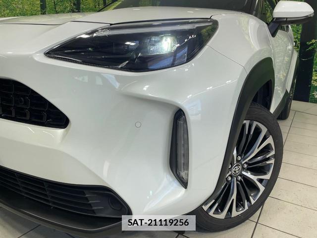 Toyota YARIS CROSS 2021-08 7801595-11