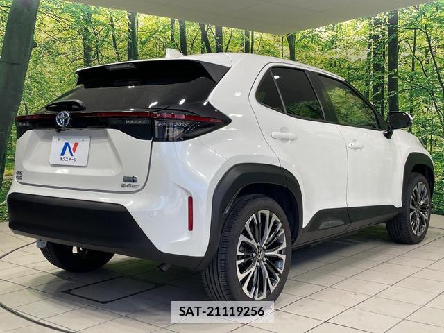 Toyota YARIS CROSS 2021-08 7801595-16