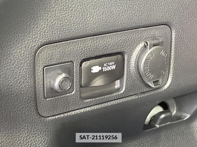 Toyota YARIS CROSS 2021-08 7801595-6