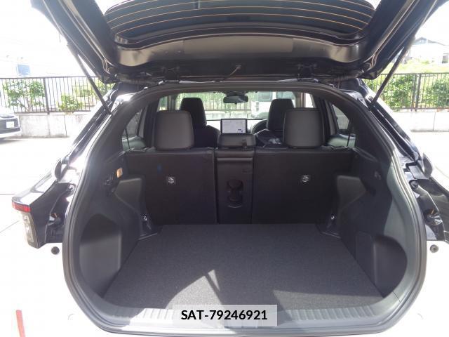 Toyota YARIS CROSS 2026-05 7802048-12