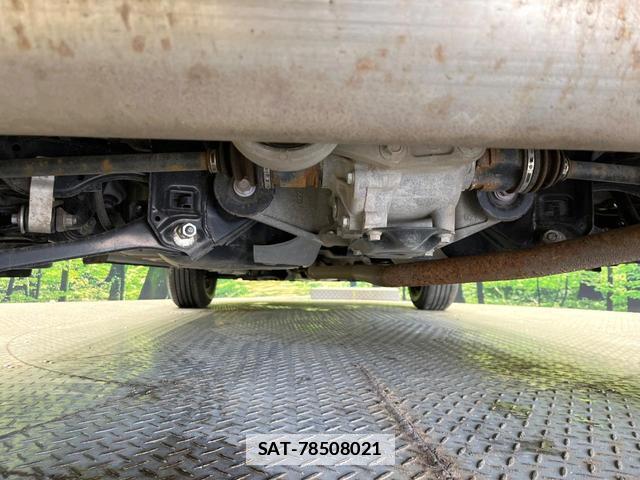 Toyota YARIS CROSS 2025-10 7804474-18